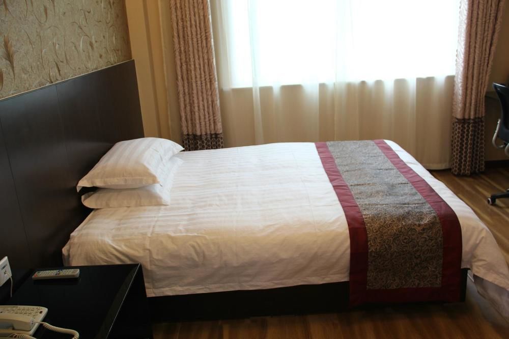 Super 8 Hotel Jinan Zewnętrze zdjęcie