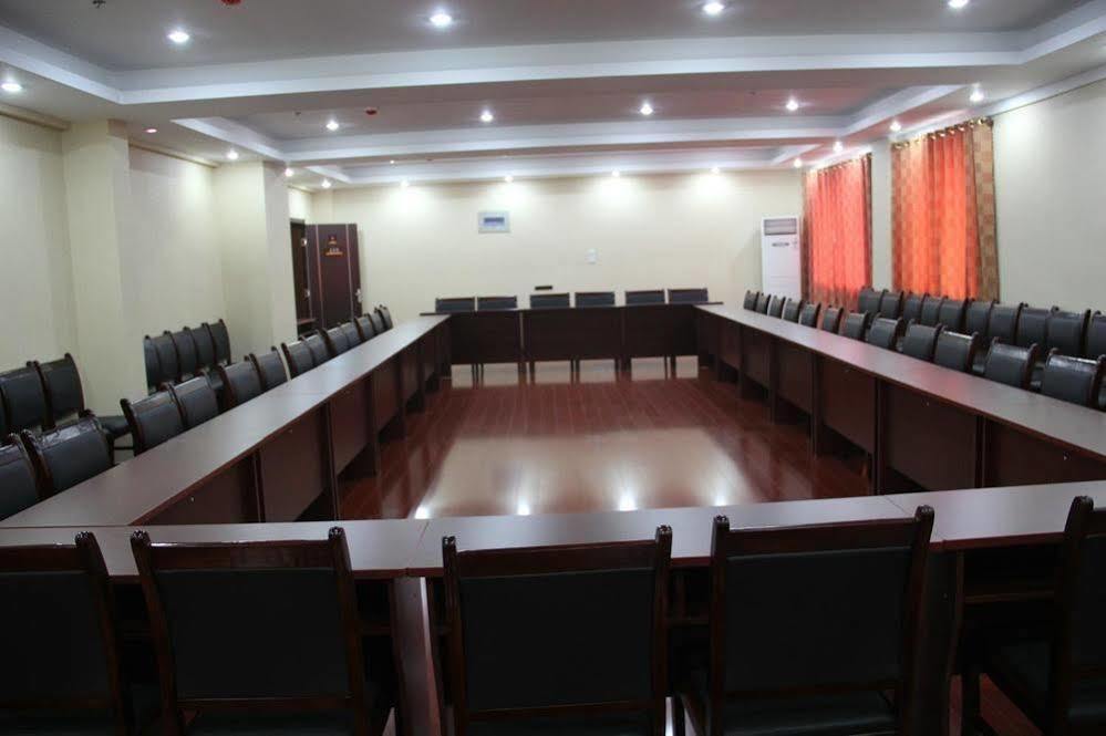 Super 8 Hotel Jinan Zewnętrze zdjęcie